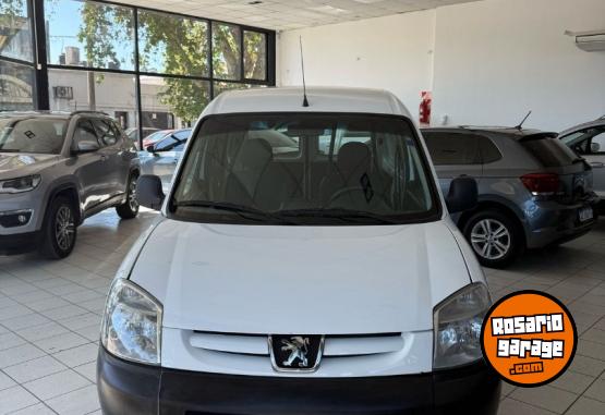 Utilitarios - Peugeot Partner Furgon 2017 Diesel 150000Km - En Venta