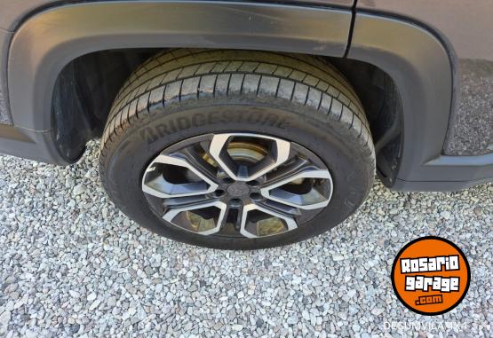 Camionetas - Jeep COMMANDER 2024 Diesel 20000Km - En Venta