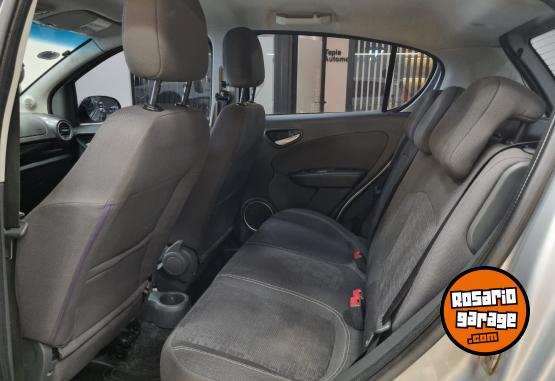 Autos - Fiat PALIO ATTRACTIVE OFERTA 2017 GNC 122000Km - En Venta