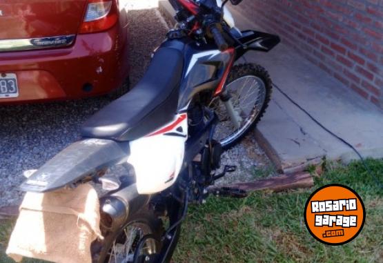 Motos - Motomel Skua 125 xtreme 2019 Nafta 7900Km - En Venta