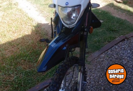 Motos - Motomel Skua 125 xtreme 2019 Nafta 7900Km - En Venta