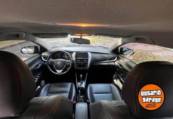 Autos - Toyota Yaris 2021 Nafta 101000Km - En Venta
