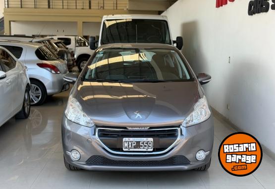 Autos - Peugeot 208 2013 Nafta 126000Km - En Venta