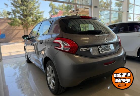 Autos - Peugeot 208 2013 Nafta 126000Km - En Venta