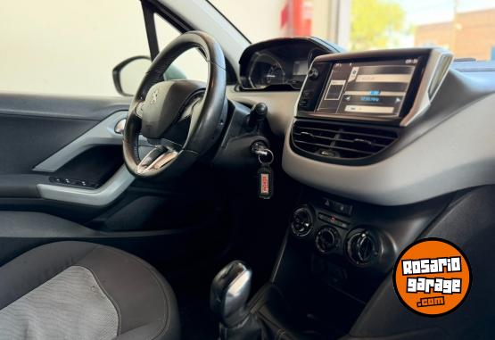 Autos - Peugeot 208 2013 Nafta 126000Km - En Venta