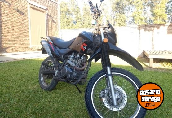 Motos - Zanella ZR 200 2017 Nafta 11000Km - En Venta