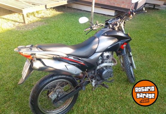 Motos - Zanella ZR 200 2017 Nafta 11000Km - En Venta