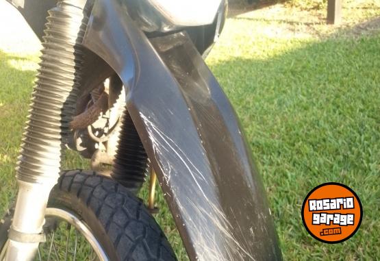 Motos - Zanella ZR 200 2017 Nafta 11000Km - En Venta