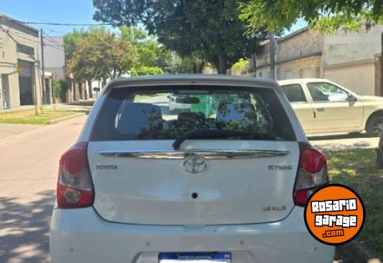 Autos - Toyota Etios 2022 Nafta 120000Km - En Venta