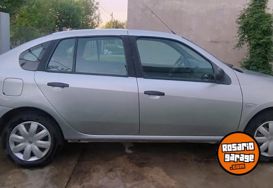 Autos - Renault symbol 2011 Nafta 203000Km - En Venta