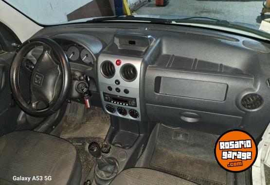Utilitarios - Peugeot partner furgon 2011 Diesel 214113Km - En Venta