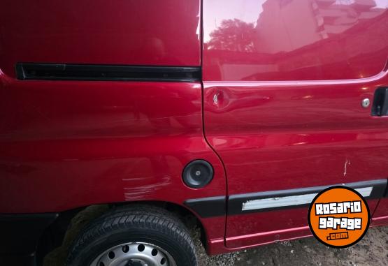 Utilitarios - Peugeot Partner 2014 Diesel 83000Km - En Venta