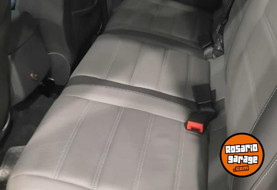 Camionetas - Volkswagen AMAROK HIGHLINE 4X2 AT 2023 Diesel 47000Km - En Venta