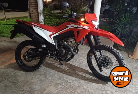 Motos - Honda Tornado 300 2024 Nafta 1800Km - En Venta