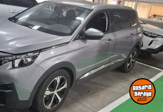 Autos - Peugeot 5008 hdi allure plus 2020 Diesel 65000Km - En Venta