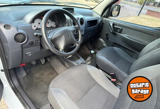 Utilitarios - Peugeot PARTNER CONFORT 2013 Nafta 115000Km - En Venta