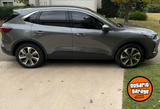 Camionetas - Ford Kuga Platinum Hibrida 2024 Nafta 18400Km - En Venta