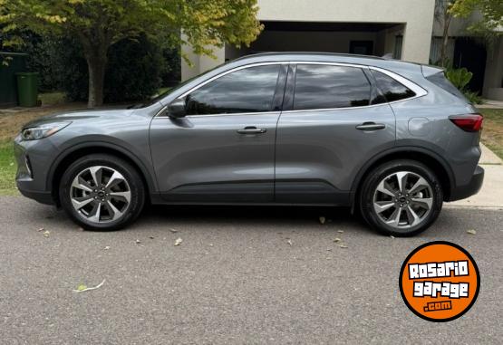 Camionetas - Ford Kuga Platinum Hibrida 2024 Nafta 18400Km - En Venta