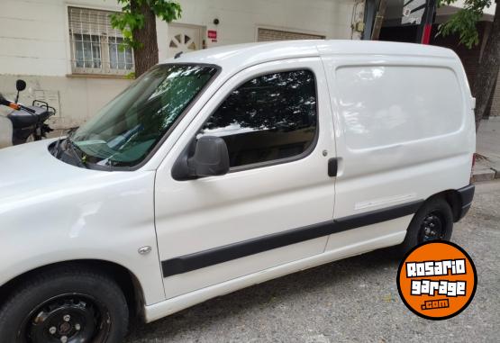 Utilitarios - Peugeot Partner 2019 GNC 162000Km - En Venta