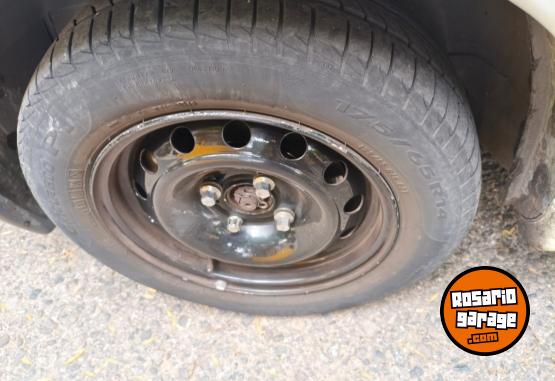 Utilitarios - Peugeot Partner 2019 GNC 162000Km - En Venta