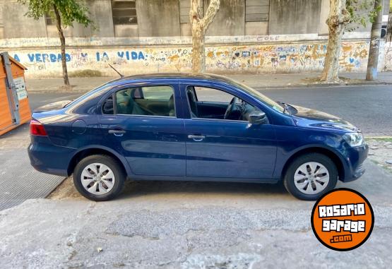 Autos - Volkswagen Voyage 2015 Nafta 122820Km - En Venta