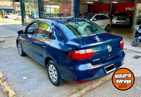Autos - Volkswagen Voyage 2015 Nafta 122820Km - En Venta