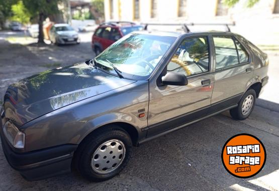 Autos - Renault R 19 RN 1996 Nafta 218000Km - En Venta