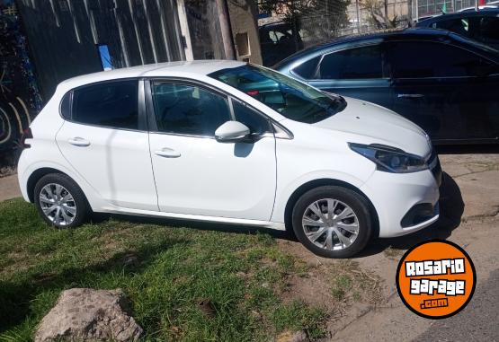 Autos - Peugeot 208 2019 Nafta 100000Km - En Venta