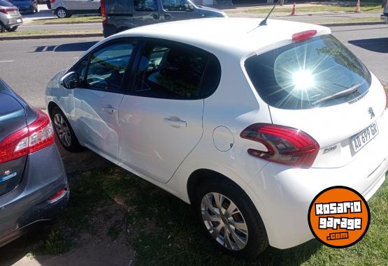 Autos - Peugeot 208 2019 Nafta 100000Km - En Venta