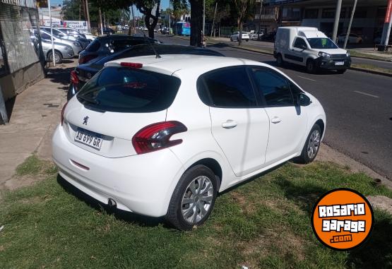 Autos - Peugeot 208 2019 Nafta 100000Km - En Venta
