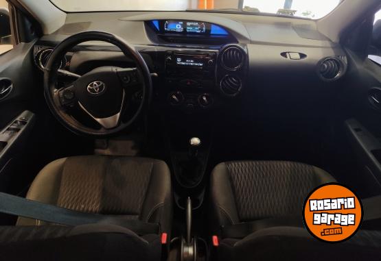Autos - Toyota Etios 2018 Nafta 151000Km - En Venta