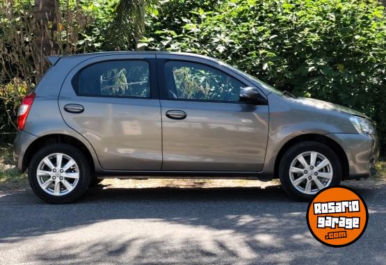 Autos - Toyota Toyota etios xls 2017 Nafta 79400Km - En Venta