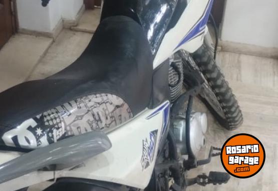 Motos - Motomel SKUA 2017 Nafta 1111Km - En Venta