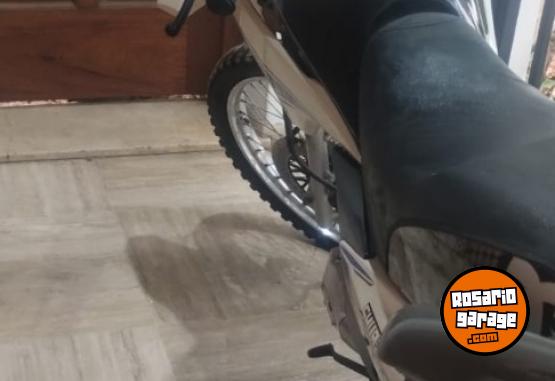 Motos - Motomel SKUA 2017 Nafta 1111Km - En Venta
