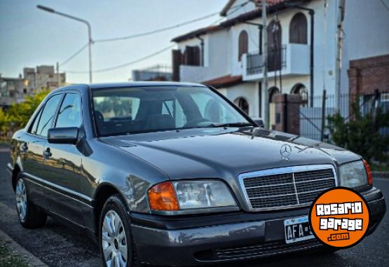Cl�sicos - Mercedes benz c180 permuto - En Venta