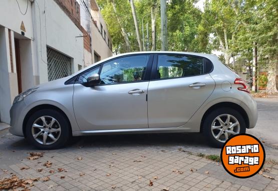 Autos - Peugeot 208 allure 2015 Nafta 42800Km - En Venta