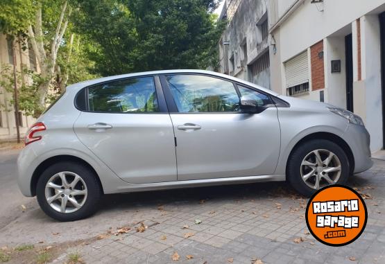 Autos - Peugeot 208 allure 2015 Nafta 42800Km - En Venta