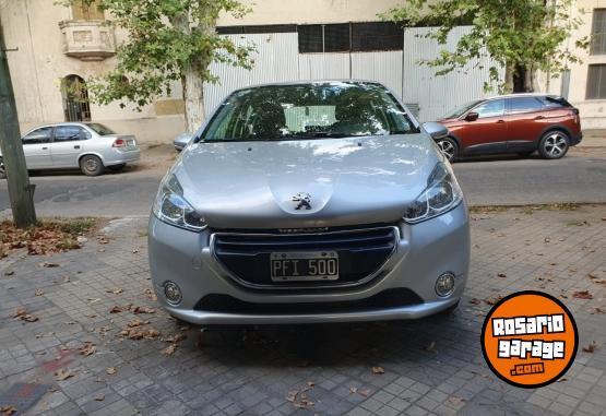 Autos - Peugeot 208 allure 2015 Nafta 42800Km - En Venta