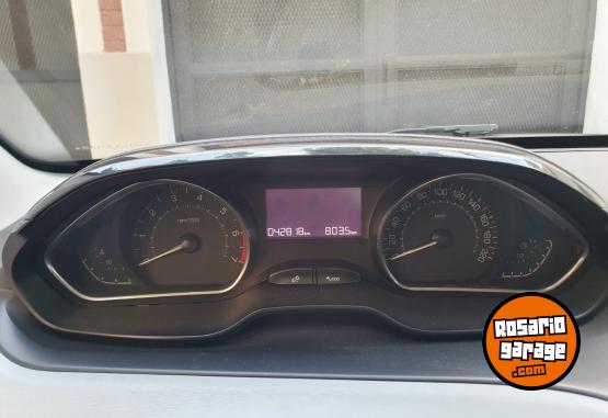 Autos - Peugeot 208 allure 2015 Nafta 42800Km - En Venta