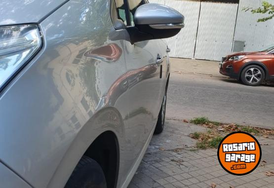 Autos - Peugeot 208 allure 2015 Nafta 42800Km - En Venta