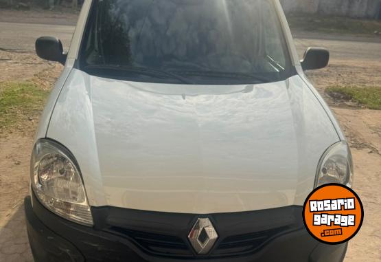 Utilitarios - Renault KANGOO 2017 Nafta 157000Km - En Venta