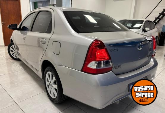 Autos - Toyota ETIOS XLS 2017 Nafta 77000Km - En Venta