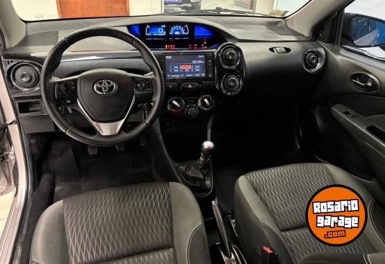 Autos - Toyota ETIOS XLS 2017 Nafta 77000Km - En Venta