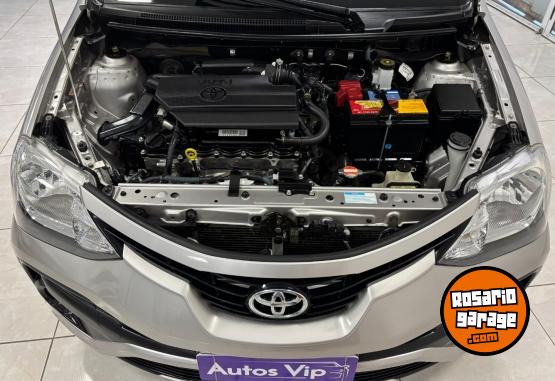 Autos - Toyota ETIOS XLS 2017 Nafta 77000Km - En Venta