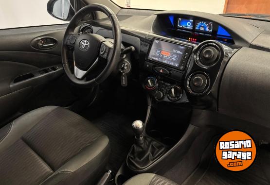 Autos - Toyota ETIOS XLS 2017 Nafta 77000Km - En Venta