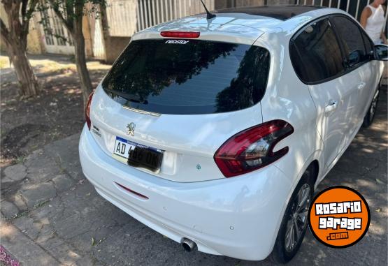 Autos - Peugeot 208 feline 2019 Nafta 65000Km - En Venta