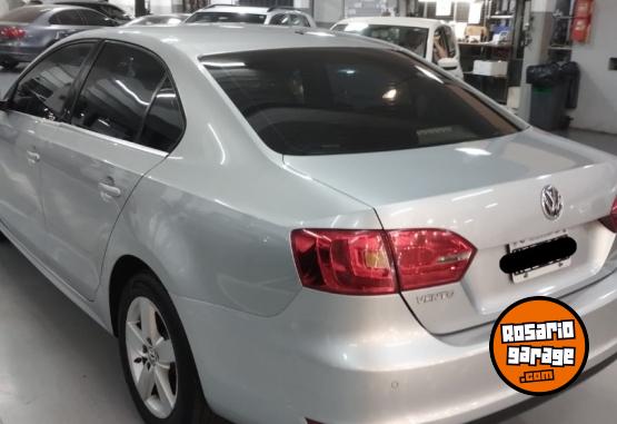 Autos - Volkswagen VENTO 2.5 LUXURY MT 2013 Nafta 147000Km - En Venta