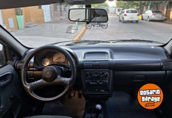 Autos - Chevrolet Corsa 2000 Nafta 297000Km - En Venta