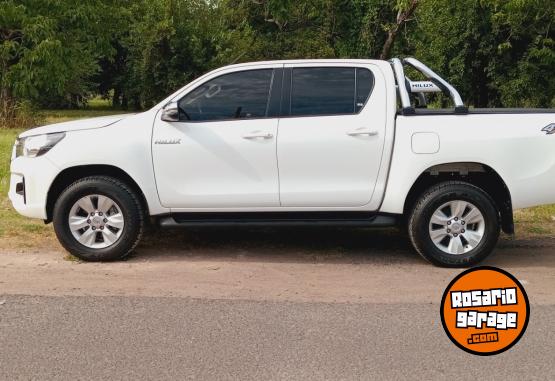 Camionetas - Toyota Hilux 2.8TDI SRV 4x4 2019 Diesel 83000Km - En Venta