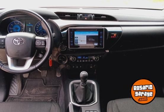 Camionetas - Toyota Hilux 2.8TDI SRV 4x4 2019 Diesel 83000Km - En Venta